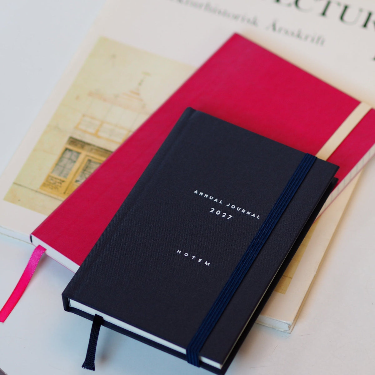 ALVA Annual Journal 2027, A6 Flat Lay Binding - Blue – styled foto