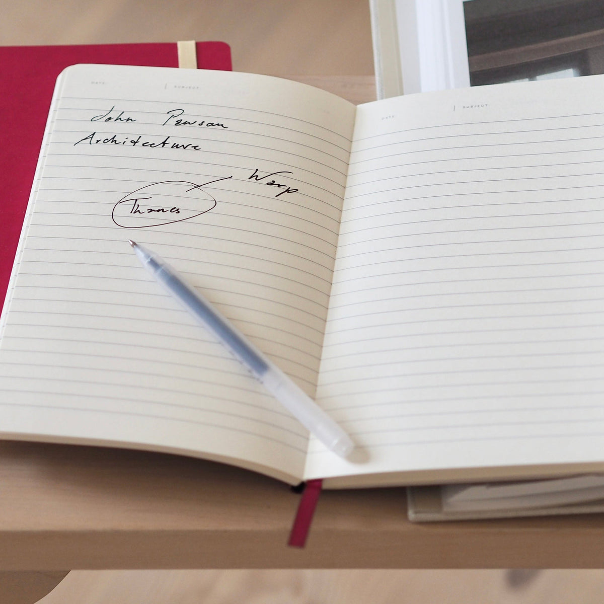 Flow Notebook, Medium - Dark Rose – styled foto