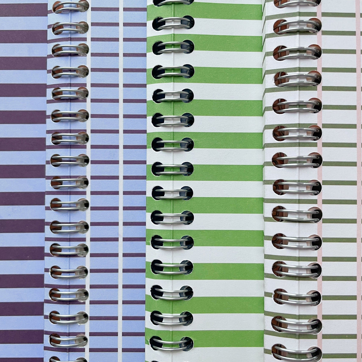 Nela Notebook, Large - Green – styled foto