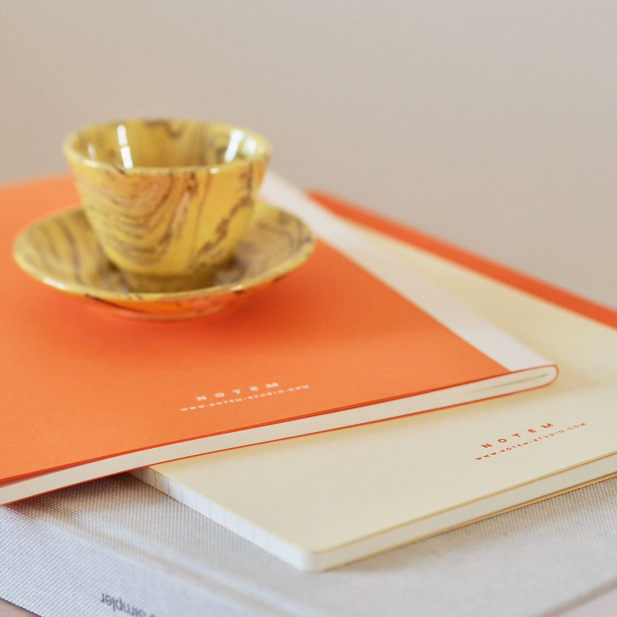 Tide Notebook, Medium - Yellow – styled foto