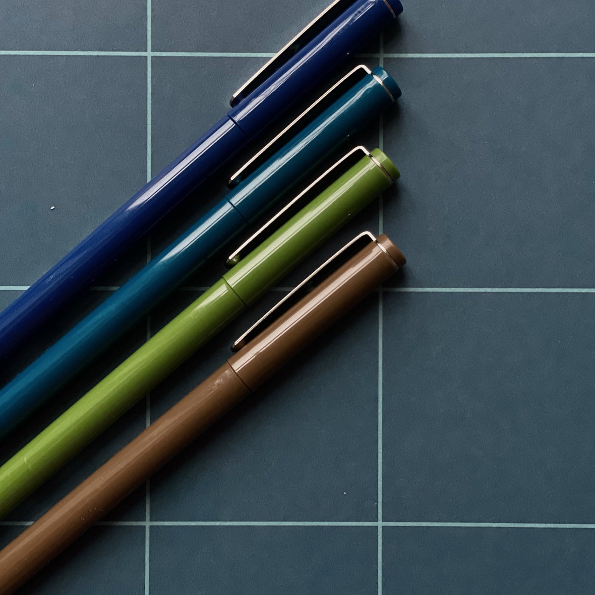 UMA Notebook, Large - Dark Blue – styled foto