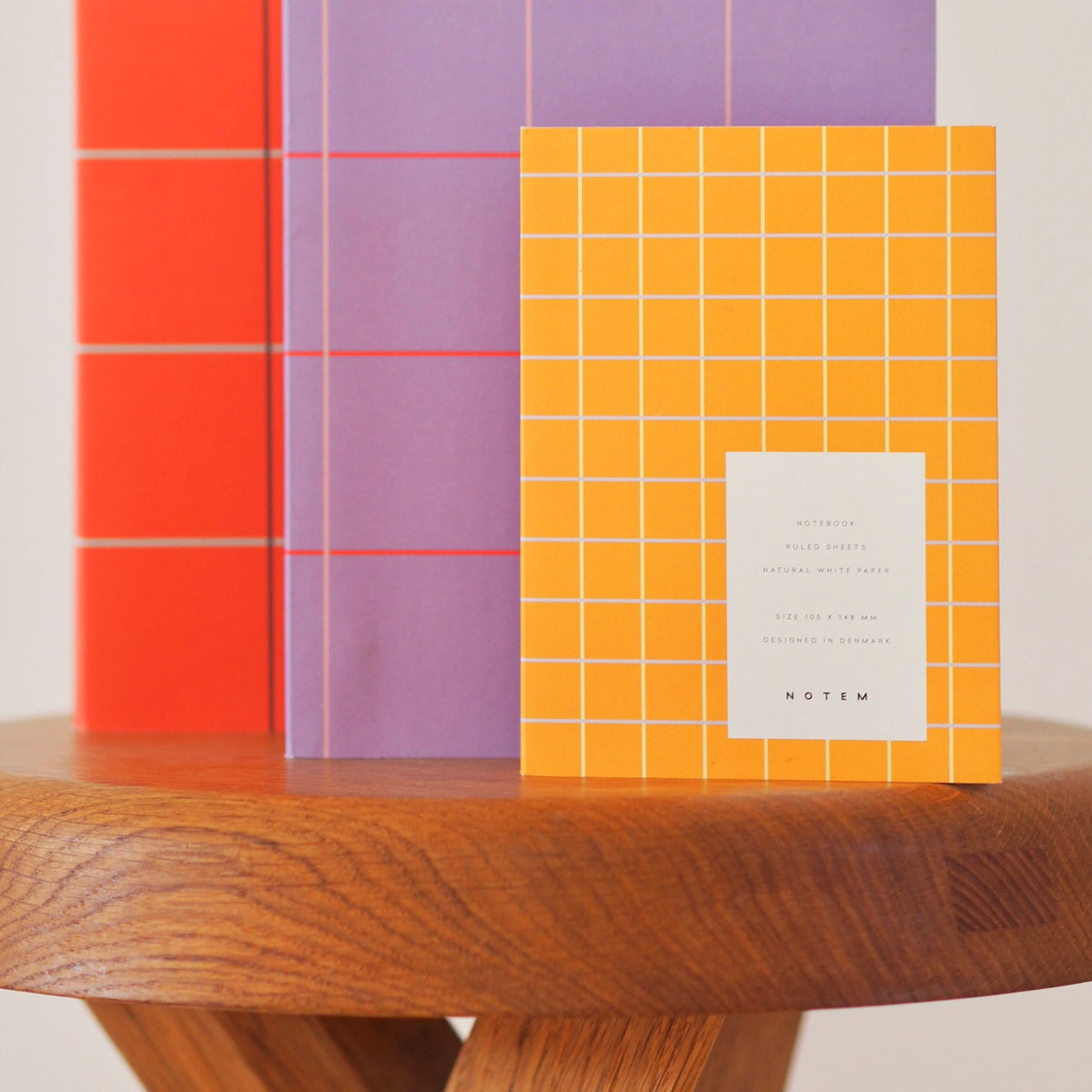 UMA Notebook, Large - Orange Check – styled foto