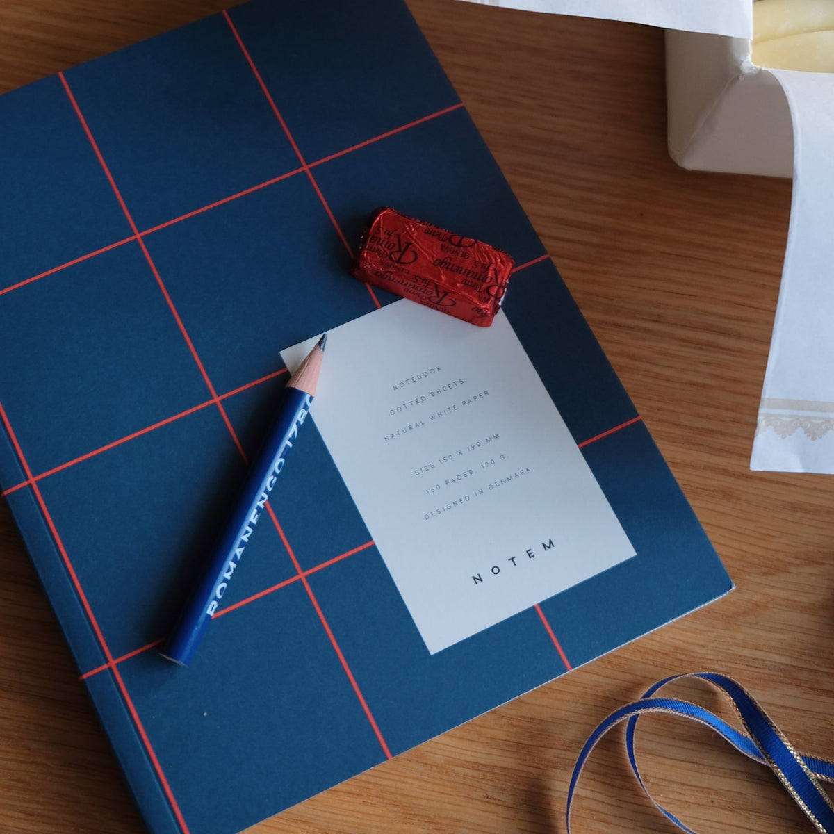 UMA Notebook, Medium - Dark Blue – styled foto