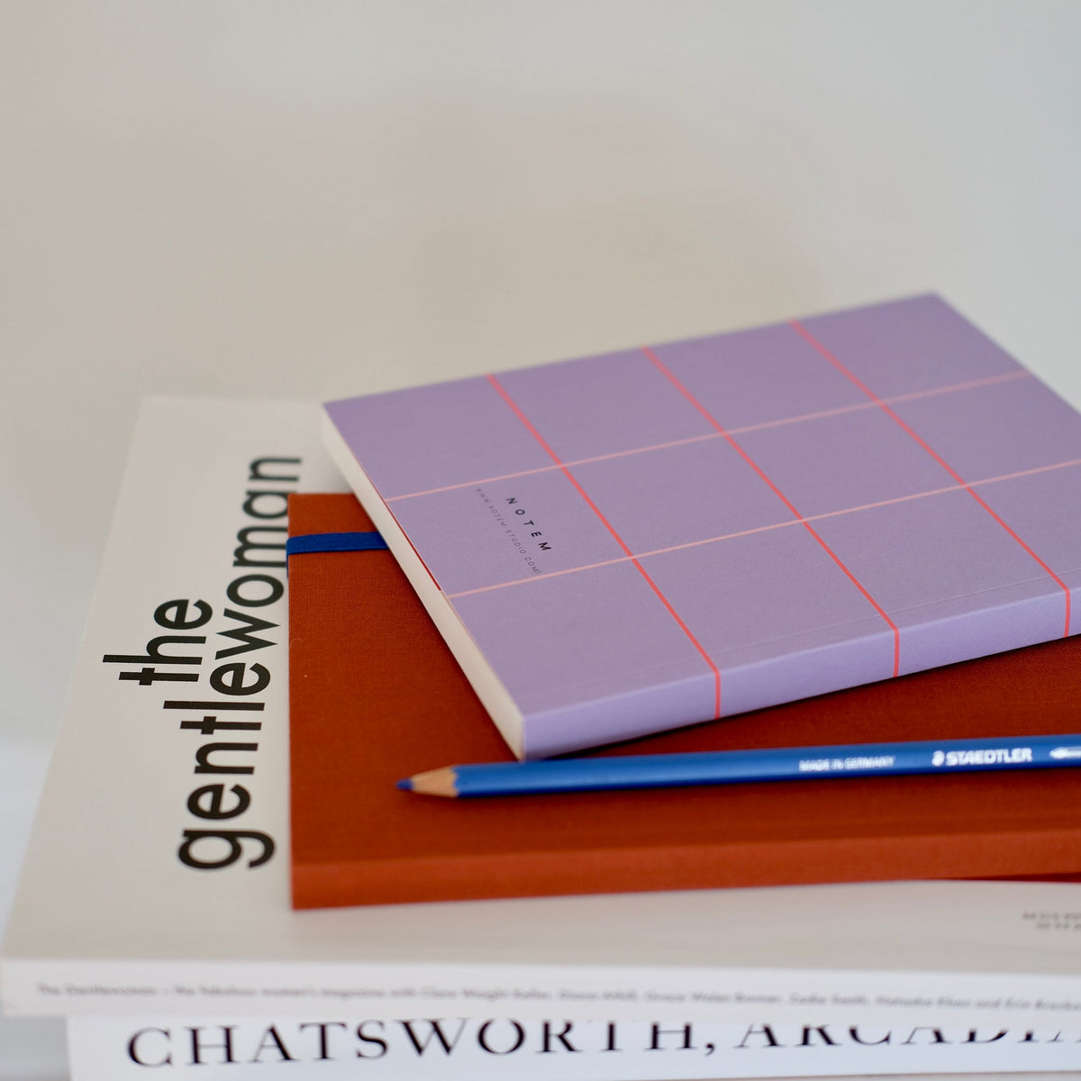 UMA Notebook, Medium - Lavender Check – styled foto