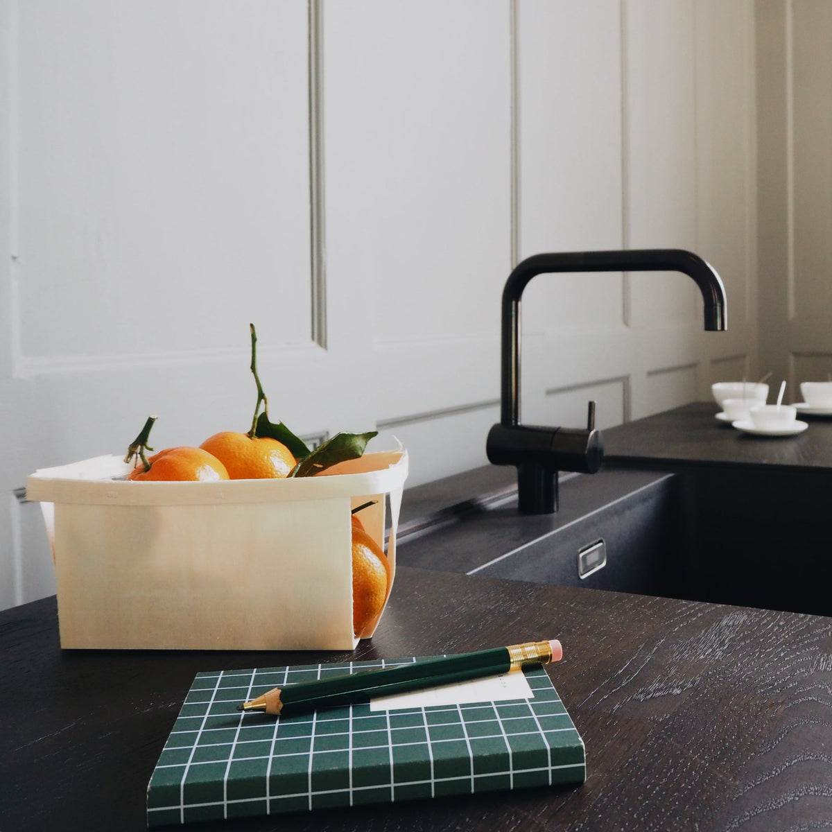 UMA Notebook, Small - Dark Green – styled foto