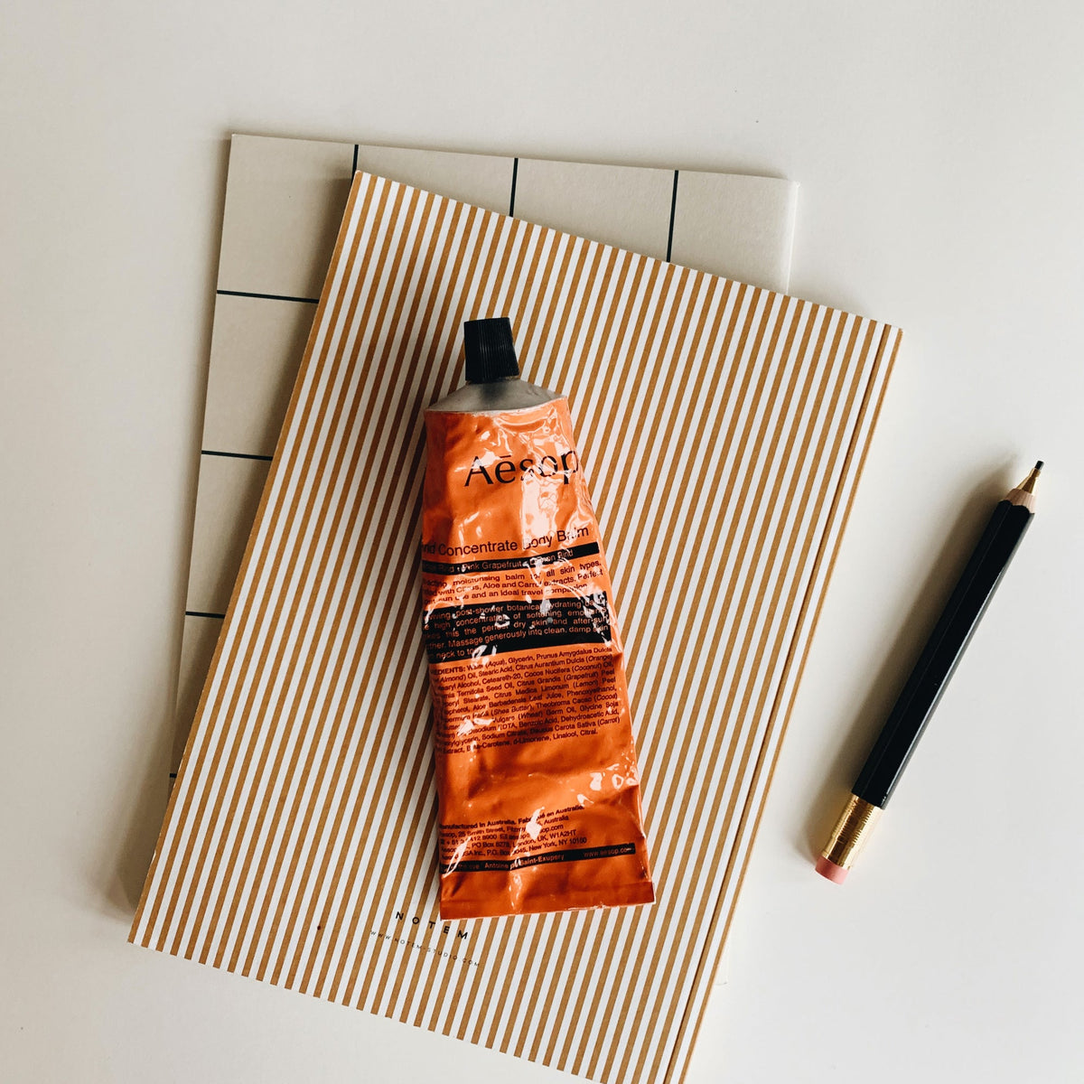 Vita Notebook, Medium - Ochre Lines – styled foto