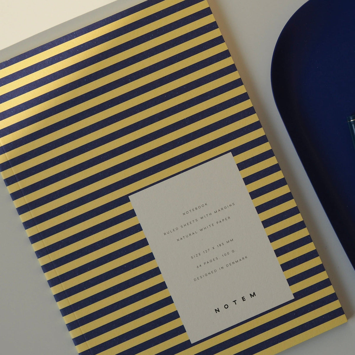 Vita Notebook, Small - Blue & Yellow – styled foto