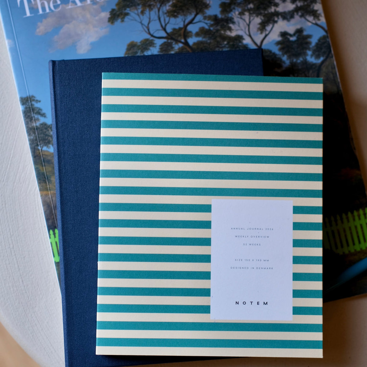 ALVA Annual Calendar 2027, Medium - Green & Yellow – styled foto