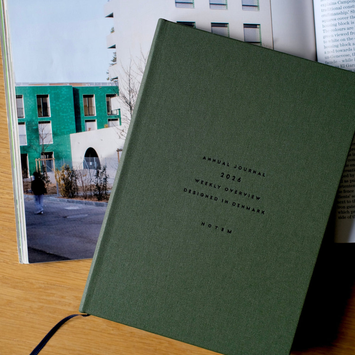 ALVA Annual Journal 2027, A5 Flat Lay Binding - Dark Green – styled foto