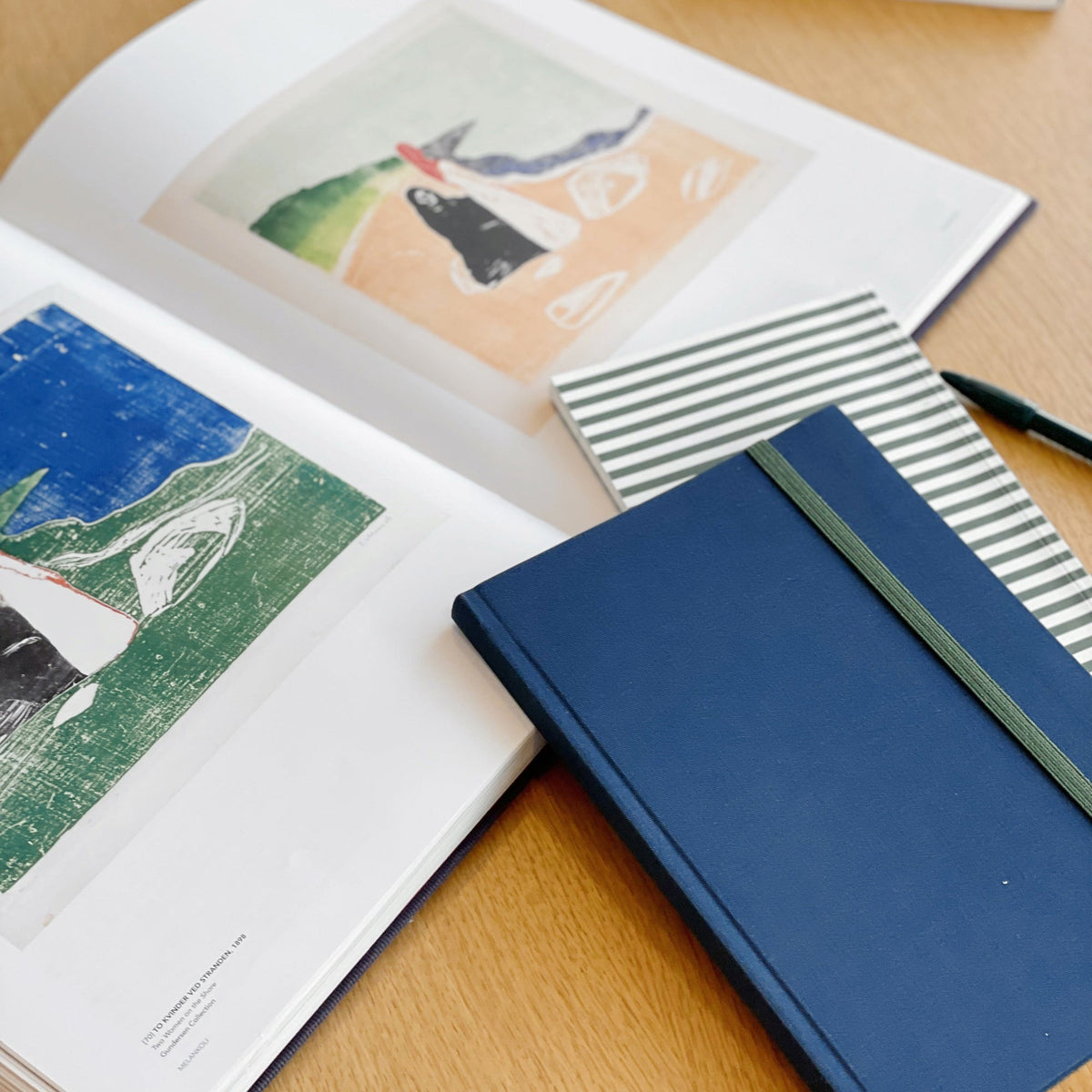BEA Notebook, Medium - Dark Blue – styled foto