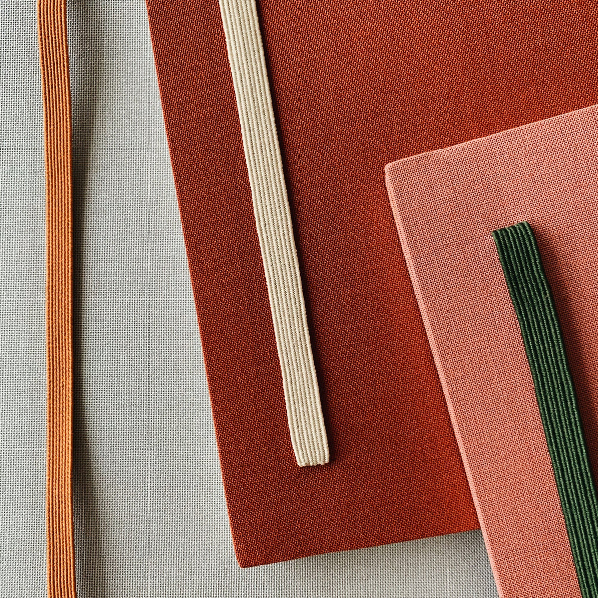 BEA Notebook, Medium - Rose – styled foto