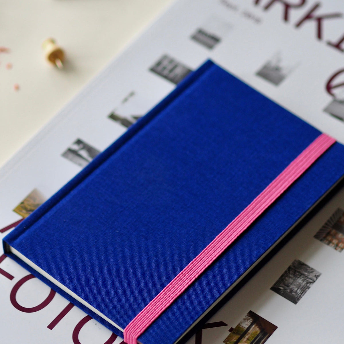 BEA Notebook, Small - Blue – styled foto