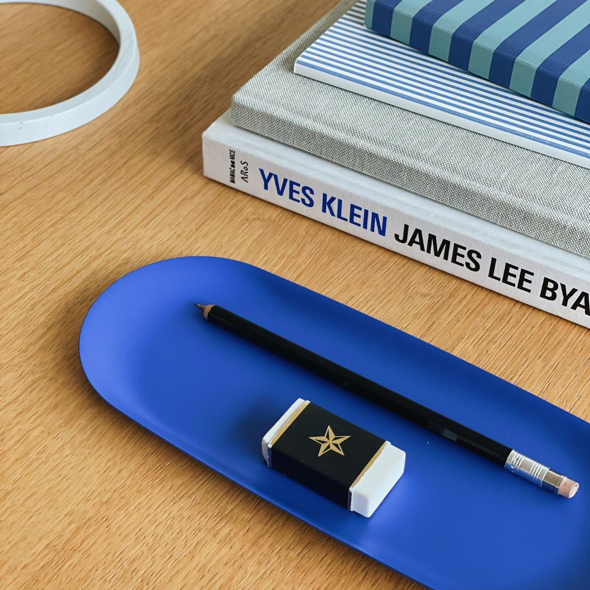 LOLA Desk Tray - Blue – styled foto