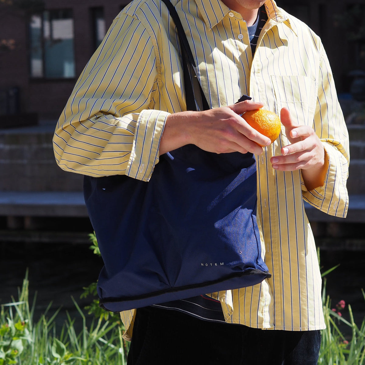 LUNA Nylon Bag with Pockets - Blue – styled foto