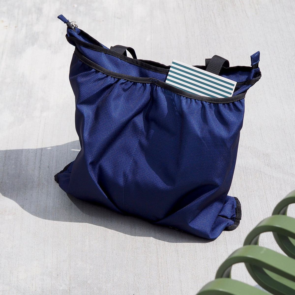 LUNA Nylon Bag with Pockets - Blue – styled foto