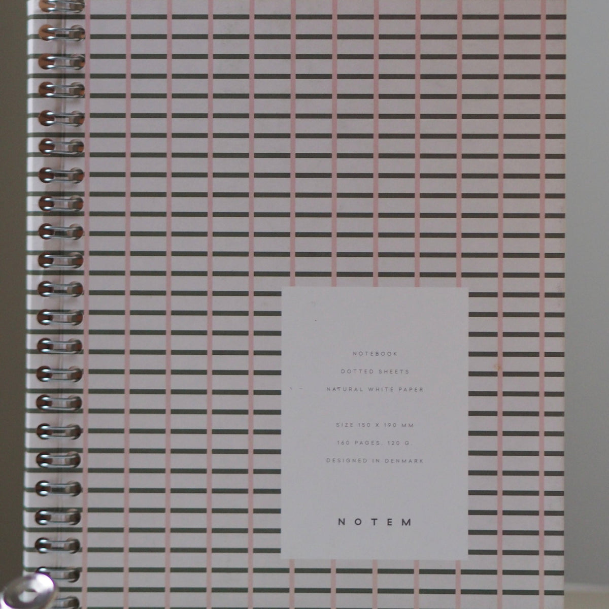 Nela Notebook, Medium - Green – styled foto