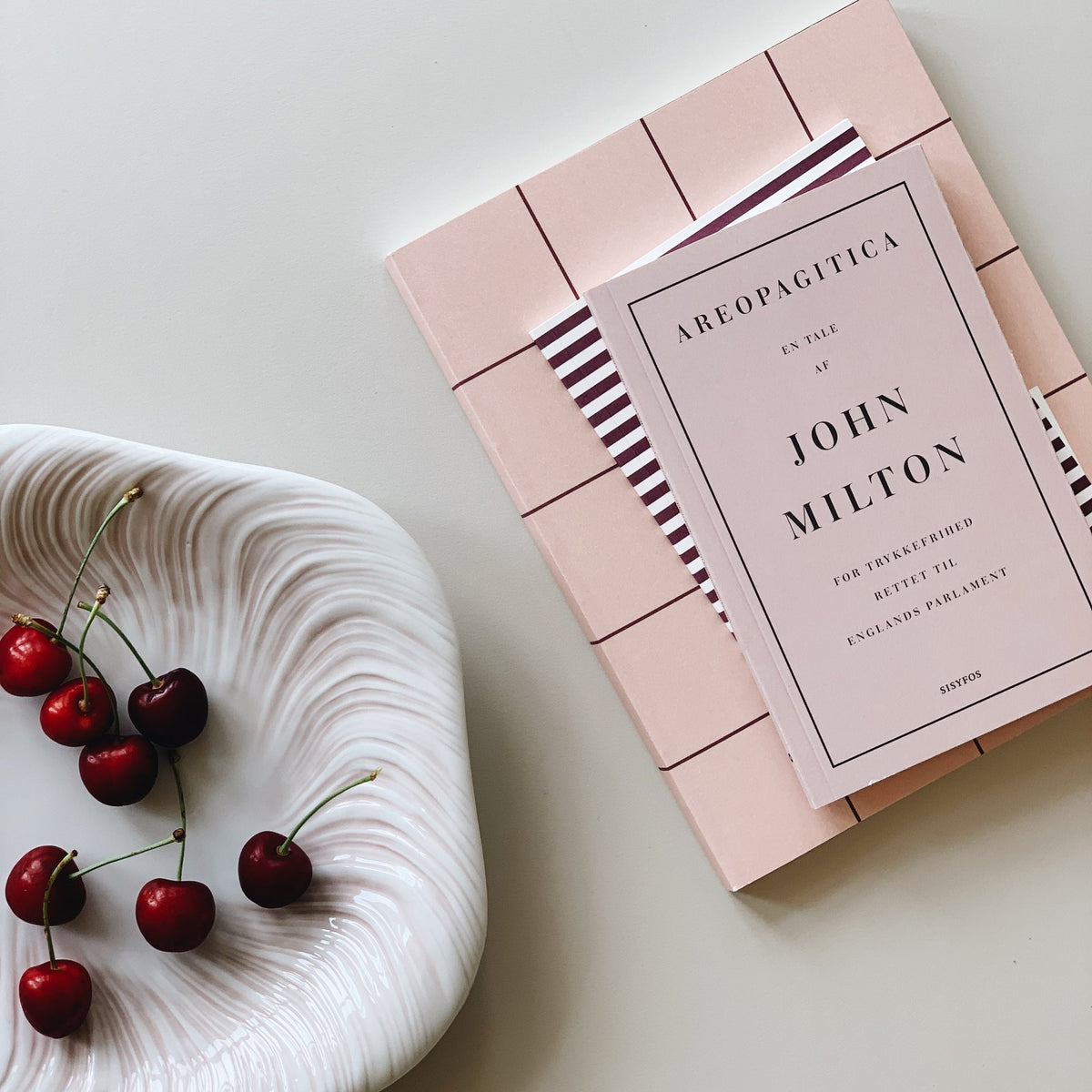 UMA Notebook, Large - Rose – styled foto
