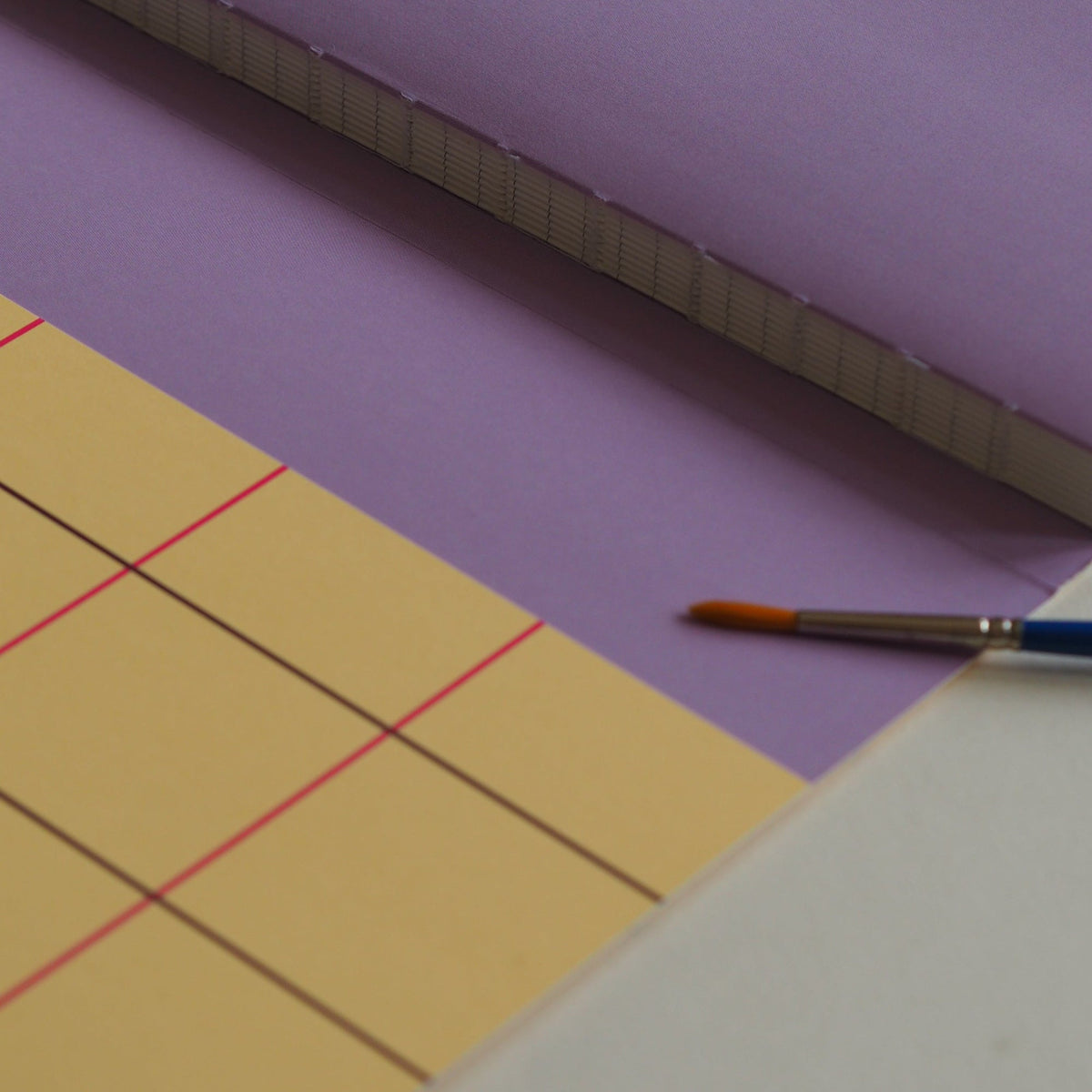 UMA Notebook, Large - Yellow Check – styled foto