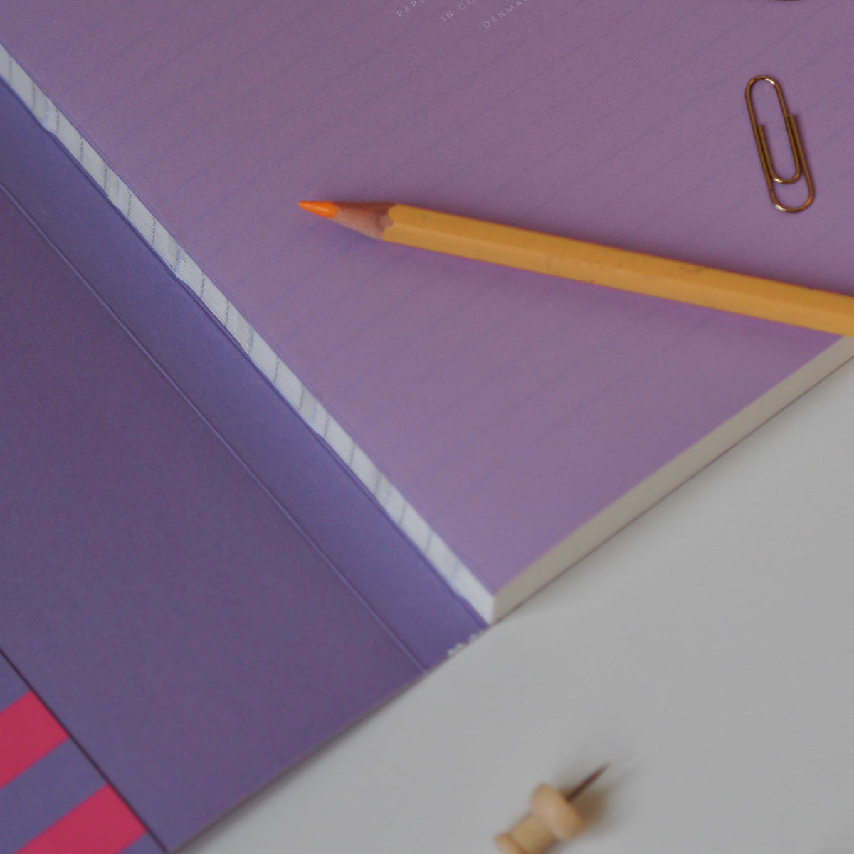 UMA Notebook, Medium - Lavender Check – styled foto