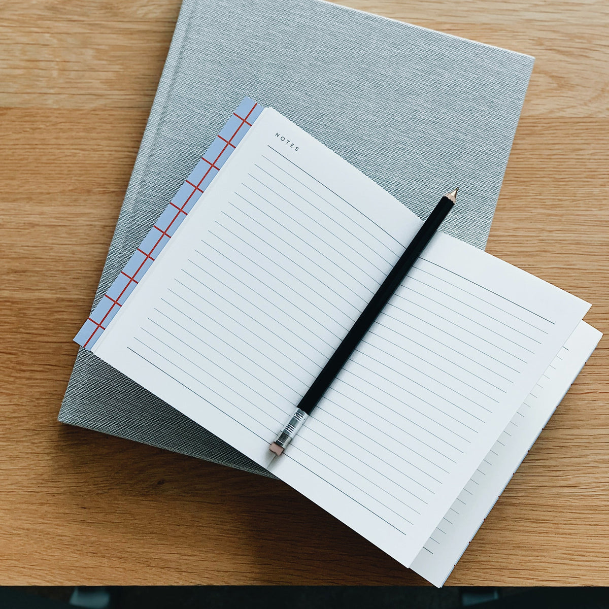 UMA Notebook, Small - Light Blue – styled foto