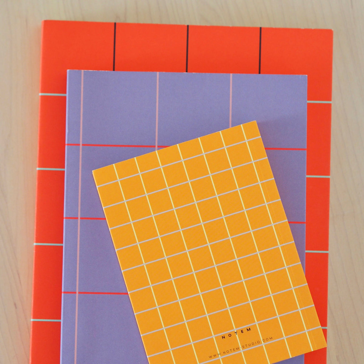 UMA Notebook, Small - Ochre Check – styled foto