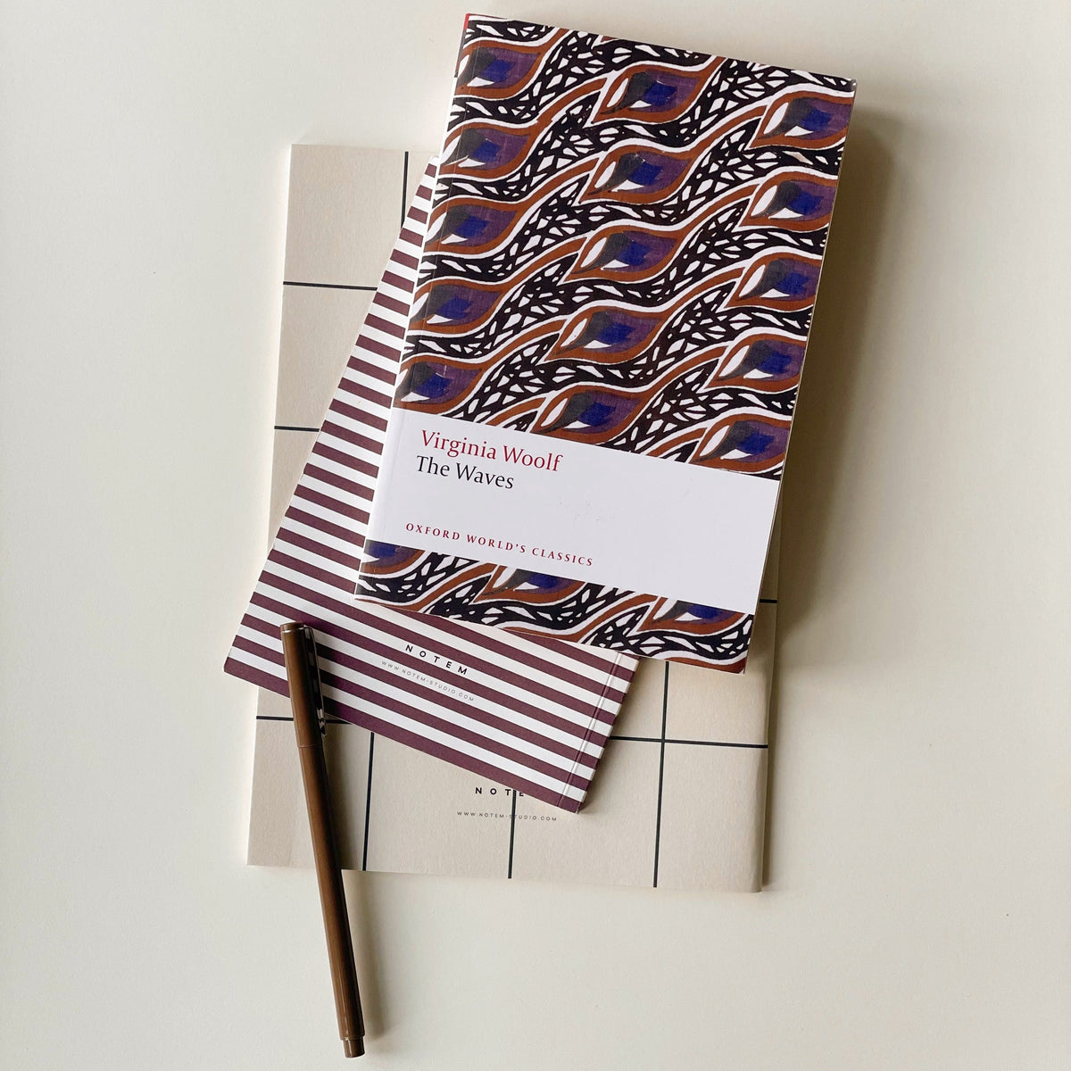 Vita Notebook, Small - Bordeaux – styled foto
