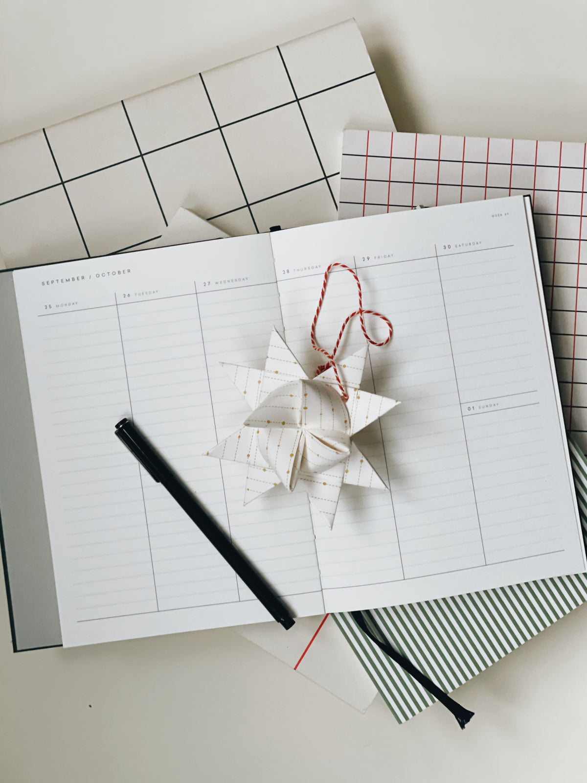 UMA Notebook, Large - Light Gray – view 6